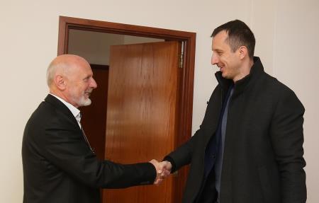 SREČANJE ŽUPANOV NA UPRAVNI ENOTI CERKNICA 02 FOTO LJUBO VUKELIČ